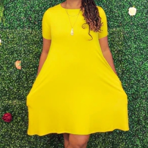 Yellow Swing dress with pockets! - Picture 1 of 3